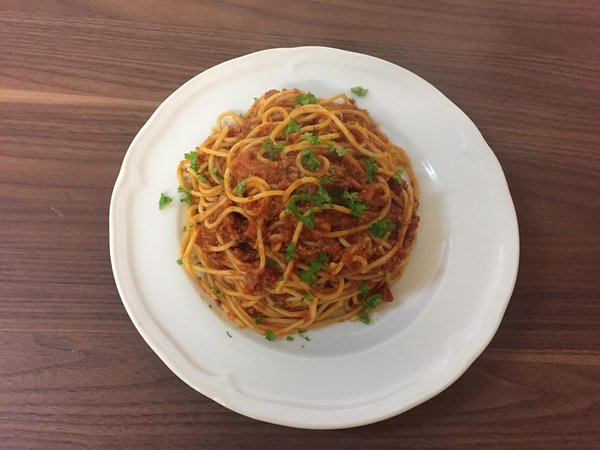 109 Spaghetti Bolognese ( inkl. Getränk )