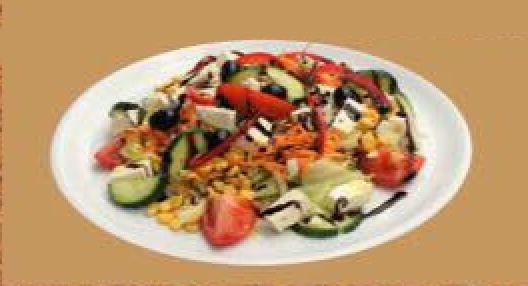 Salat Fetta ( gemischter Salat mit Hirtenkäse und Balsamico Dressing )