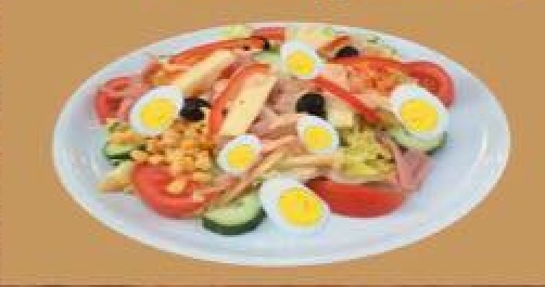 Salat Capricciosa ( Schinken, Käse, Ei mit hausgemachten Dressing )